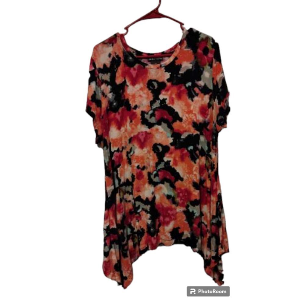 Chelsea and Theodore Rayon stretch flowy multi color crew neck